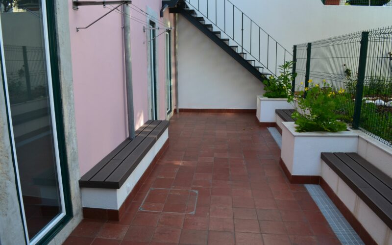 58 sqm T1 apartment + 25 sqm courtyard 58 sqm T1 apartment + 25 sqm courtyard